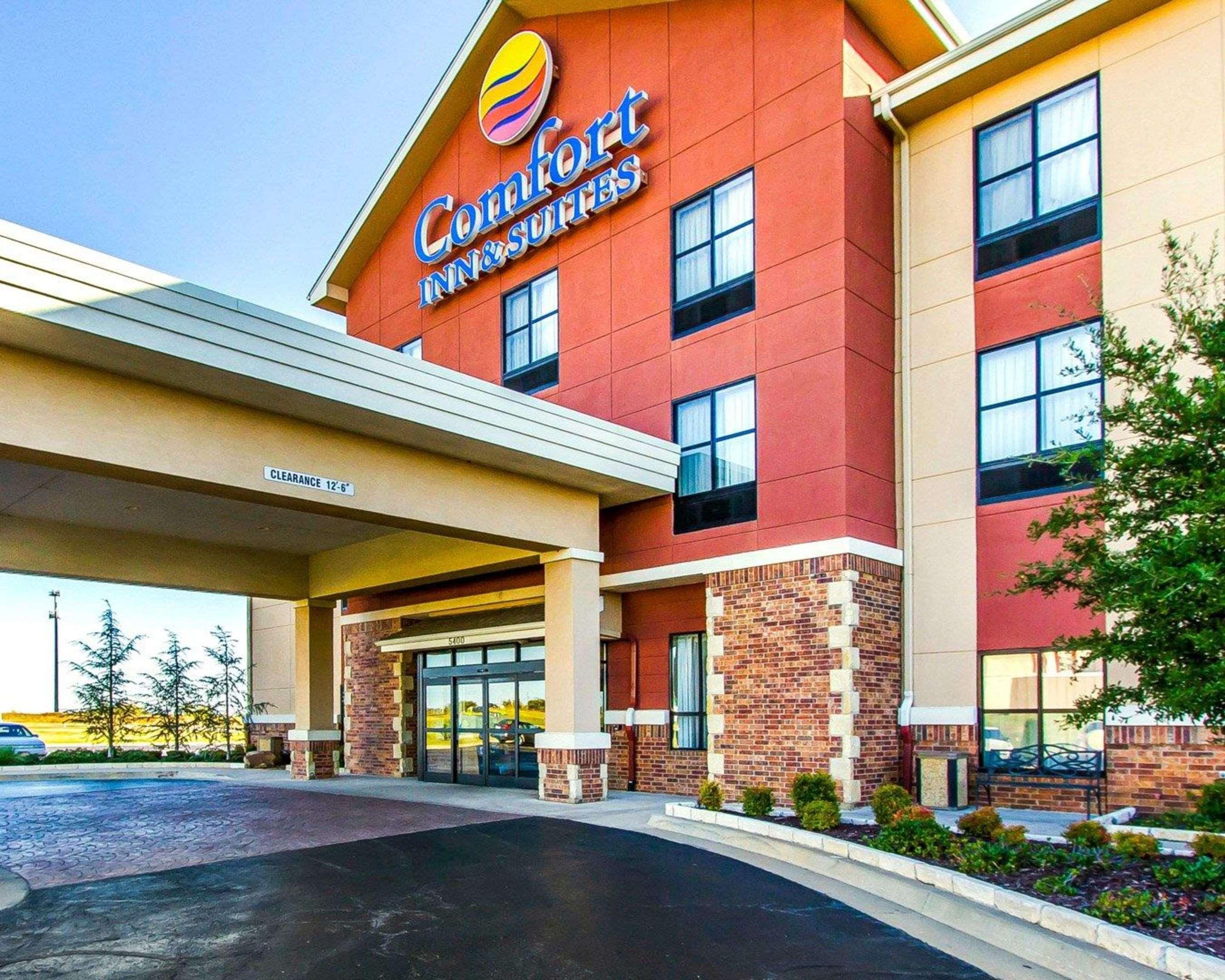 Comfort Inn & Suites Shawnee North Near I-40 Exterior foto